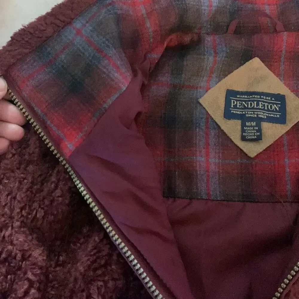 Pendleton womens medium red burgundy zip up jacket schaket warm cozy fall plaid